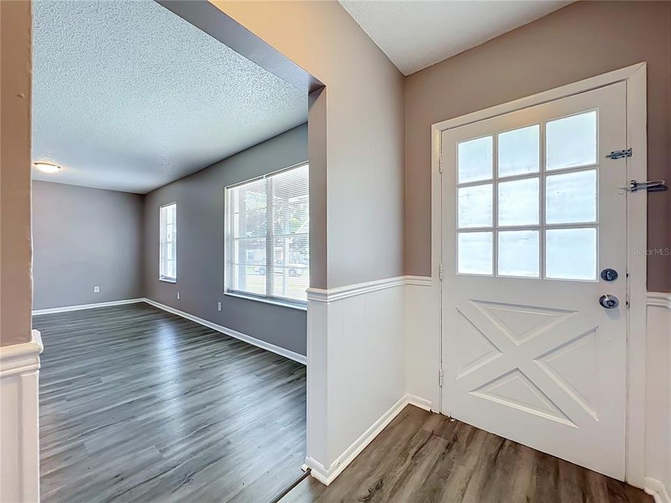 На продажу: $359,900 (3 спален, 2 ванн, 1611 Квадратных фут)