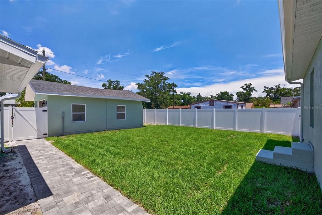 En Venta: $659,000 (4 camas, 3 baños, 1963 Pies cuadrados)