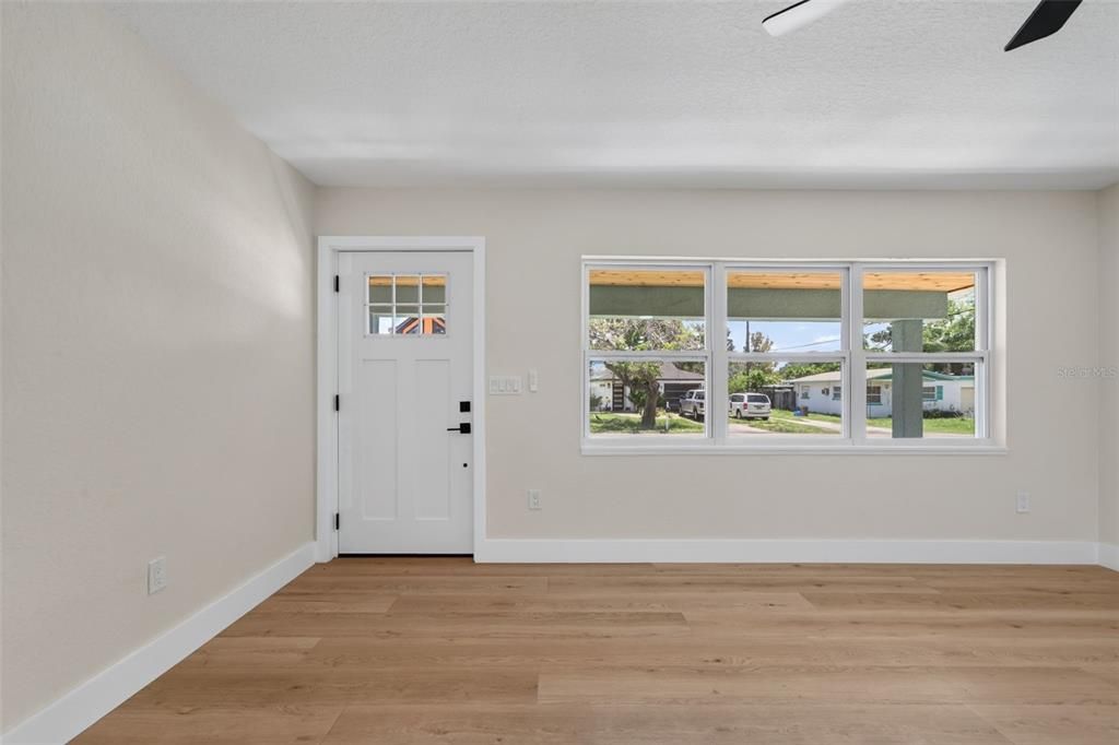 En Venta: $659,000 (4 camas, 3 baños, 1963 Pies cuadrados)