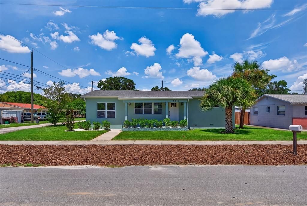 En Venta: $659,000 (4 camas, 3 baños, 1963 Pies cuadrados)