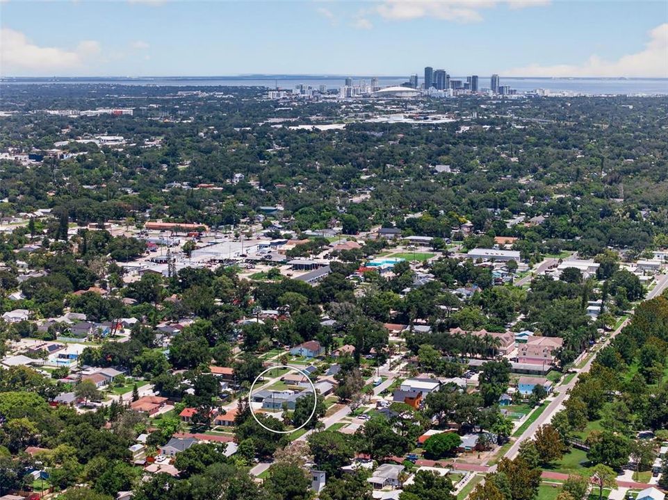 En Venta: $659,000 (4 camas, 3 baños, 1963 Pies cuadrados)