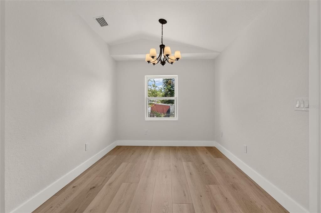 En Venta: $659,000 (4 camas, 3 baños, 1963 Pies cuadrados)