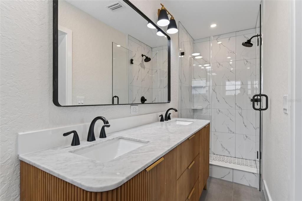 En Venta: $659,000 (4 camas, 3 baños, 1963 Pies cuadrados)