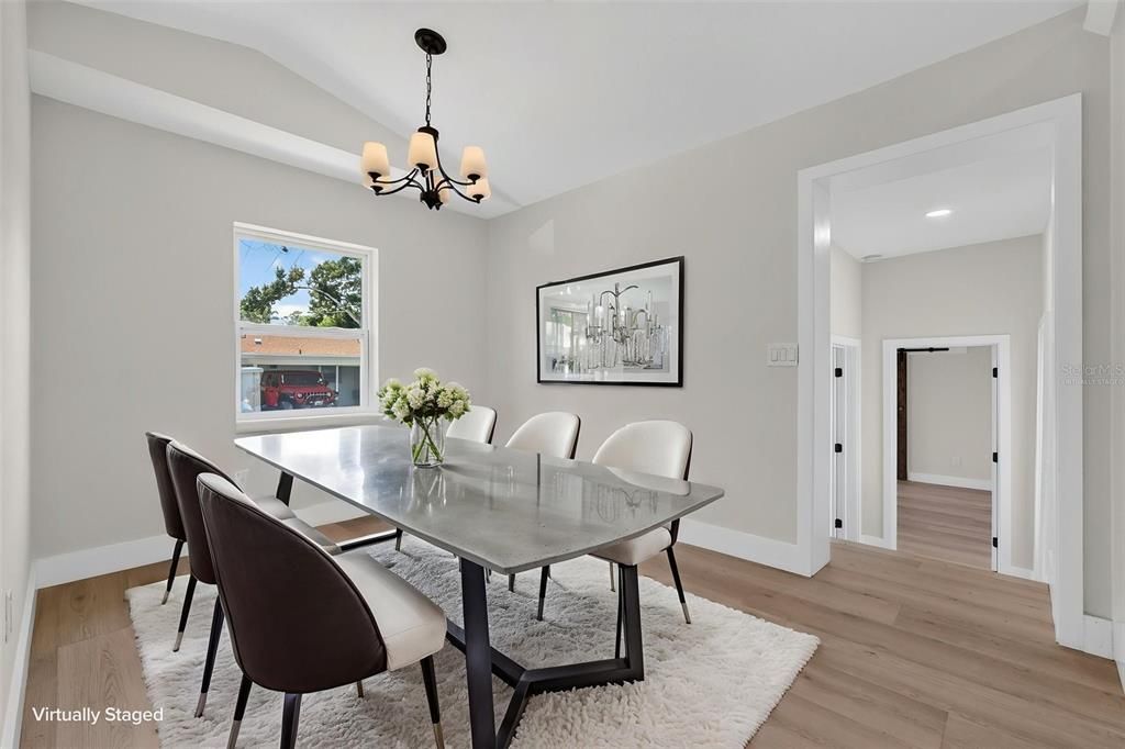 En Venta: $659,000 (4 camas, 3 baños, 1963 Pies cuadrados)