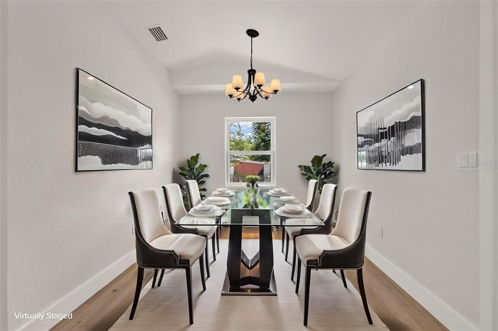 En Venta: $659,000 (4 camas, 3 baños, 1963 Pies cuadrados)