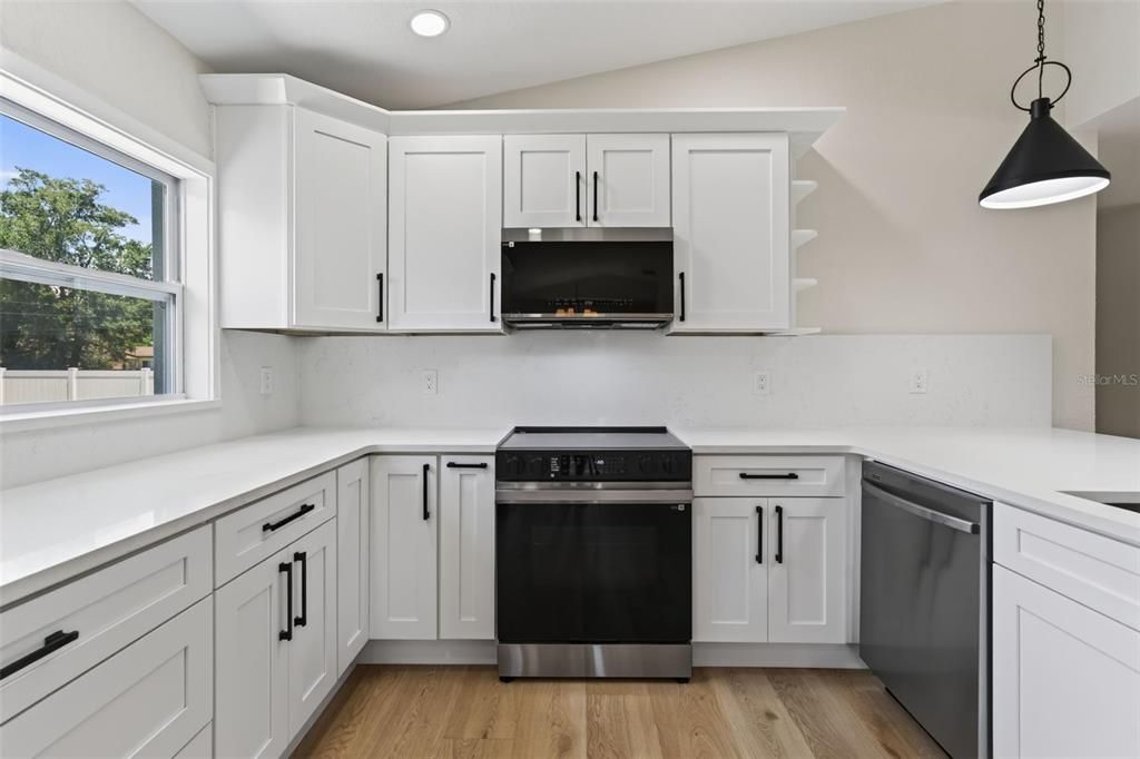 En Venta: $659,000 (4 camas, 3 baños, 1963 Pies cuadrados)