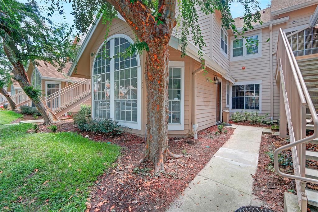 Active With Contract: $145,000 (2 beds, 2 baths, 992 Square Feet)