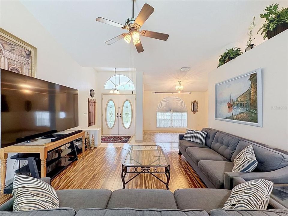 For Sale: $385,000 (3 beds, 2 baths, 1508 Square Feet)