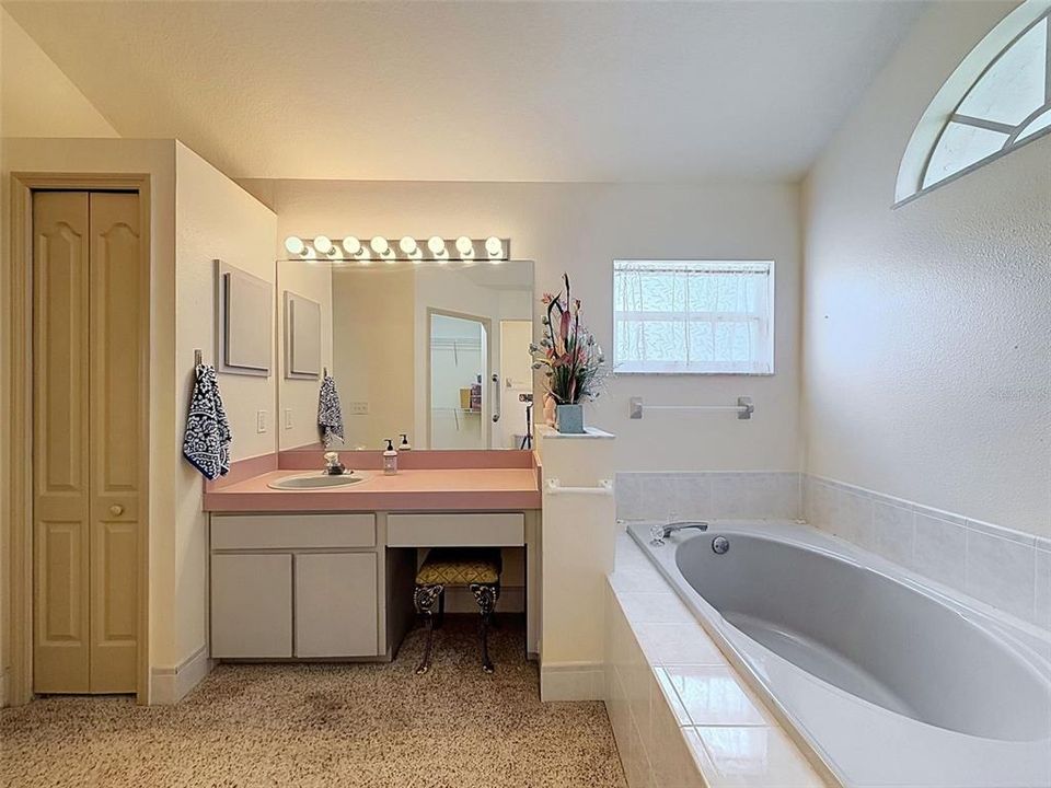 For Sale: $385,000 (3 beds, 2 baths, 1508 Square Feet)