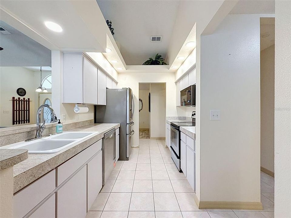 For Sale: $385,000 (3 beds, 2 baths, 1508 Square Feet)