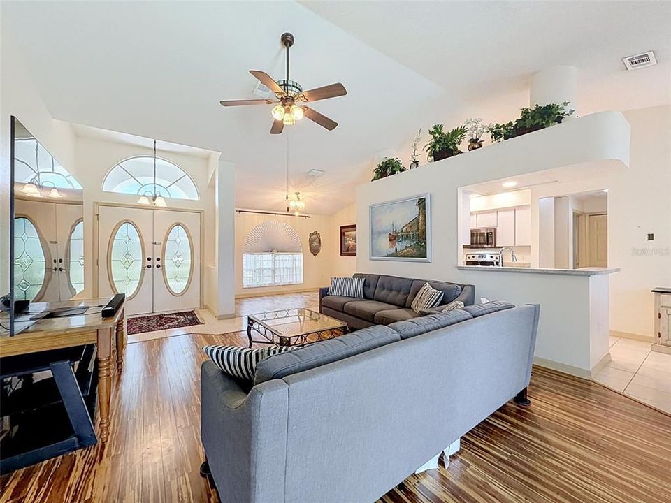 For Sale: $385,000 (3 beds, 2 baths, 1508 Square Feet)