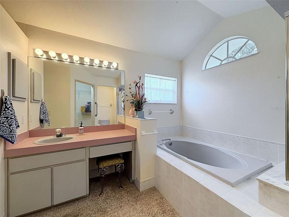 For Sale: $385,000 (3 beds, 2 baths, 1508 Square Feet)