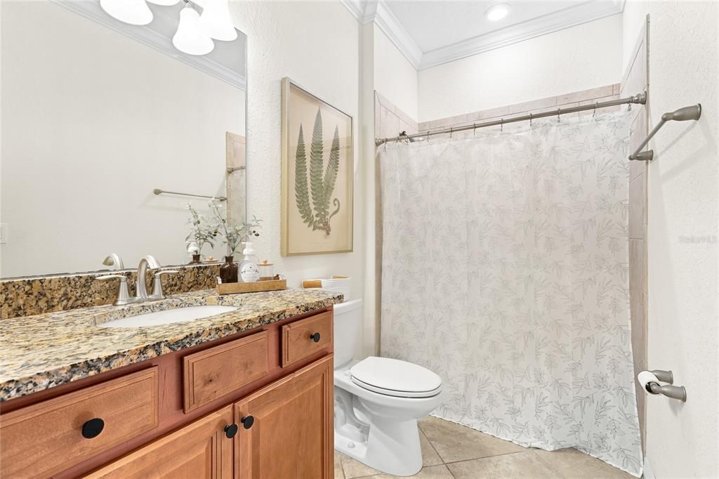 Activo con contrato: $1,050,000 (6 camas, 4 baños, 4315 Pies cuadrados)
