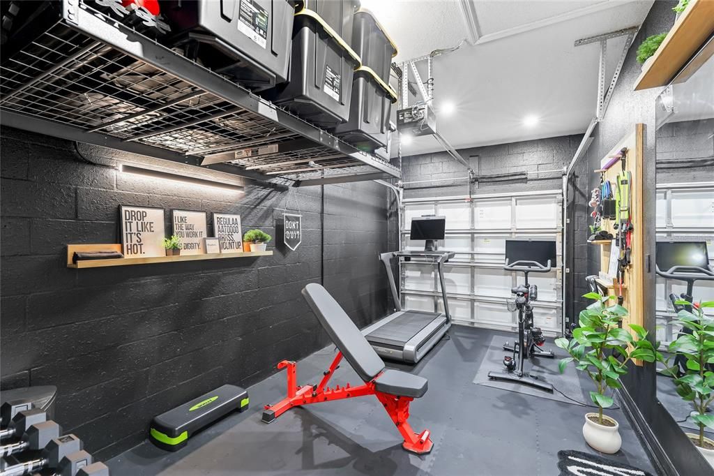 Activo con contrato: $1,050,000 (6 camas, 4 baños, 4315 Pies cuadrados)