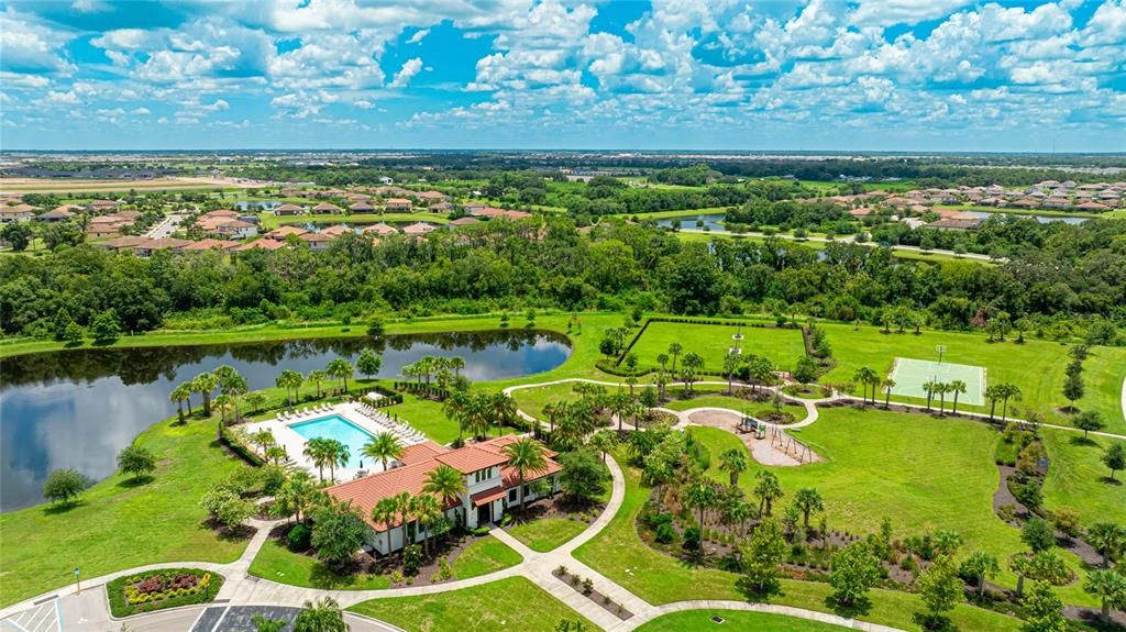 Activo con contrato: $1,050,000 (6 camas, 4 baños, 4315 Pies cuadrados)