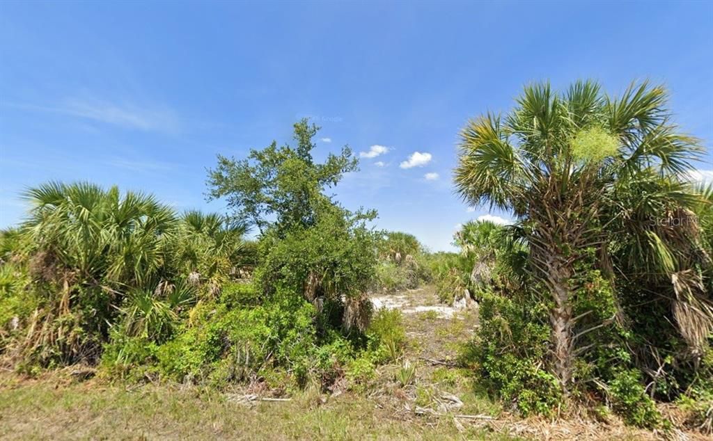 На продажу: $22,500 (0.69 acres)