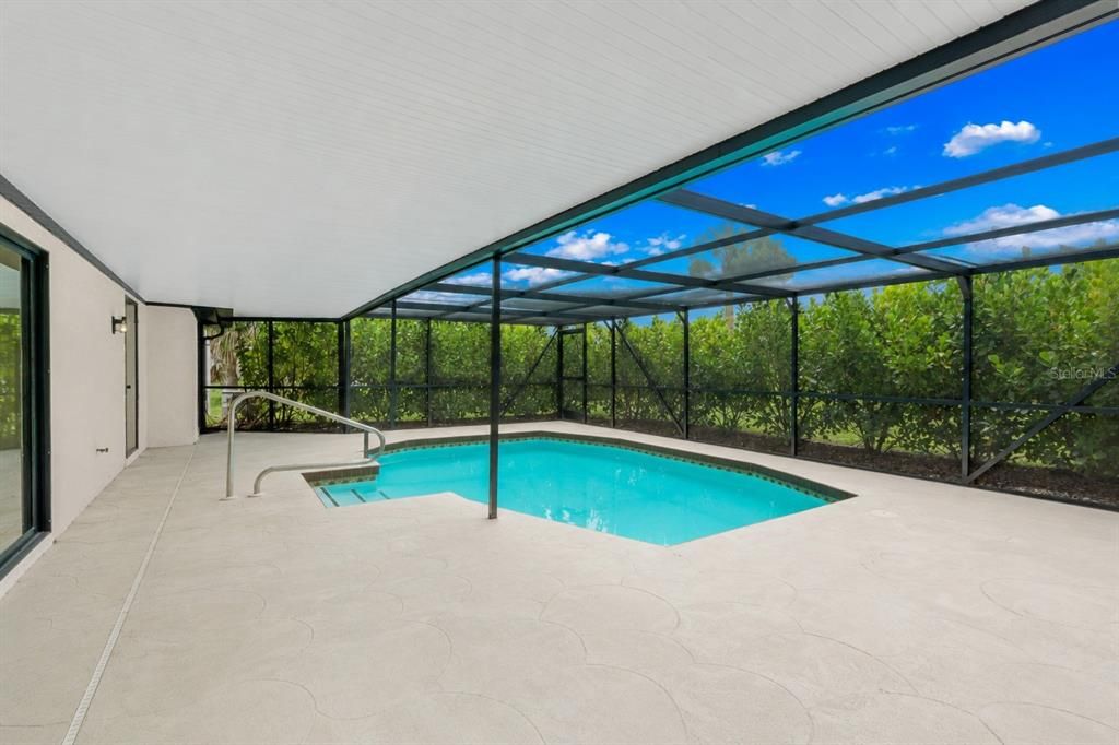 Под контрактом: $259,900 (3 спален, 2 ванн, 1625 Квадратных фут)