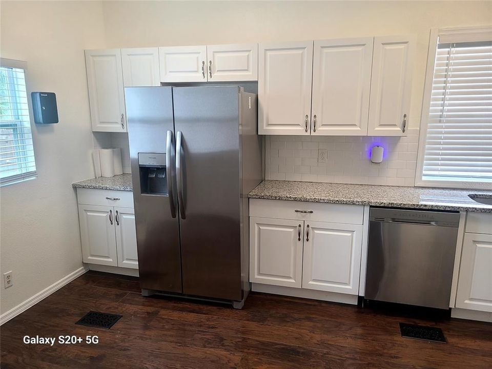 В аренду: $2,300 (3 спален, 2 ванн, 1008 Квадратных фут)