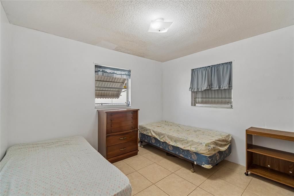 На продажу: $225,000 (2 спален, 2 ванн, 1038 Квадратных фут)