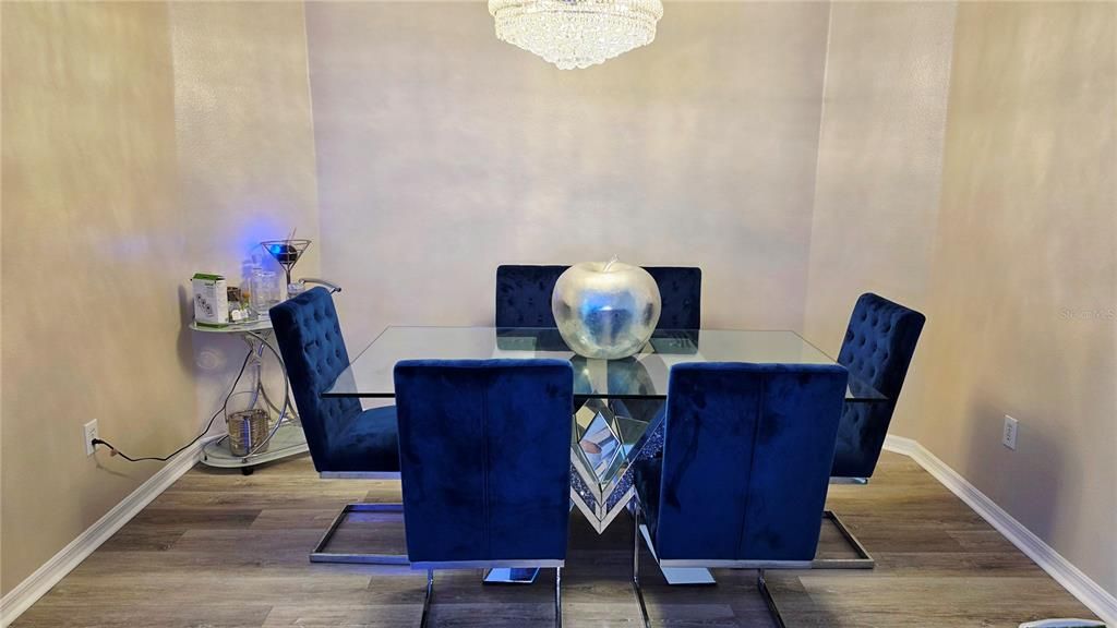 На продажу: $699,999 (4 спален, 3 ванн, 2345 Квадратных фут)