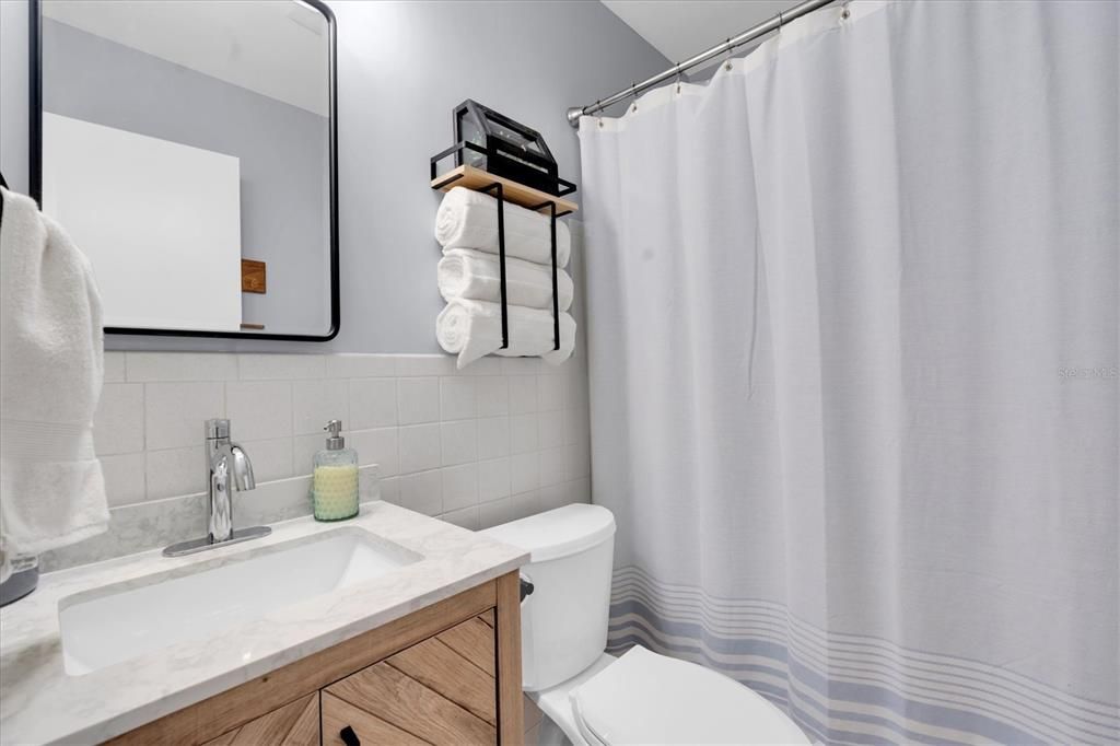 For Sale: $169,000 (2 beds, 2 baths, 1100 Square Feet)