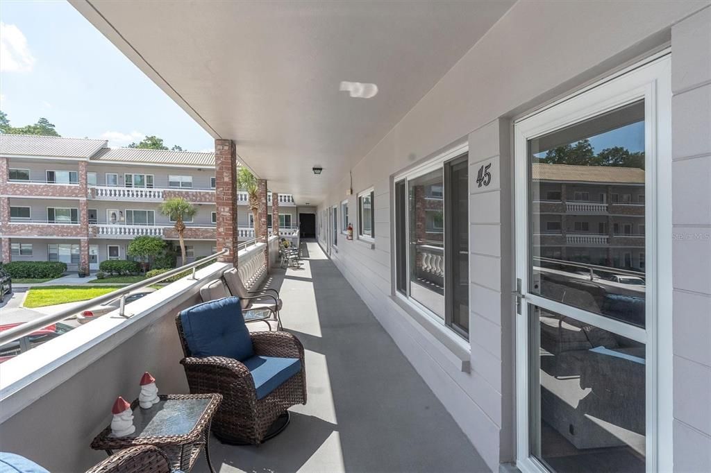 For Sale: $169,000 (2 beds, 2 baths, 1100 Square Feet)