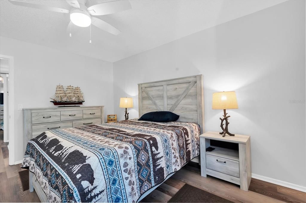 For Sale: $169,000 (2 beds, 2 baths, 1100 Square Feet)