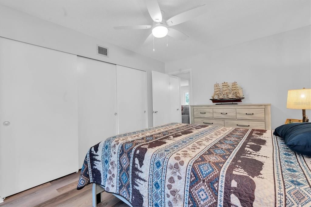 For Sale: $169,000 (2 beds, 2 baths, 1100 Square Feet)