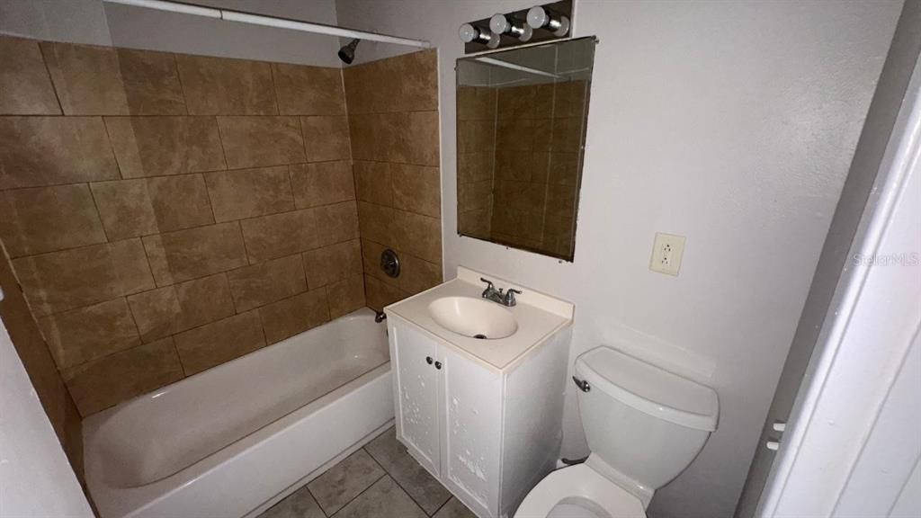 В аренду: $1,850 (3 спален, 1 ванн, 950 Квадратных фут)