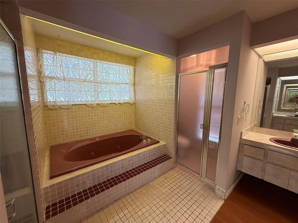 En Venta: $329,900 (3 camas, 2 baños, 2100 Pies cuadrados)