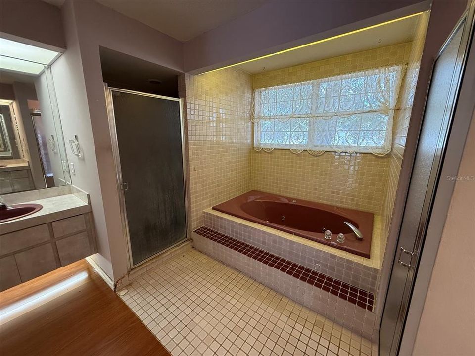 En Venta: $329,900 (3 camas, 2 baños, 2100 Pies cuadrados)