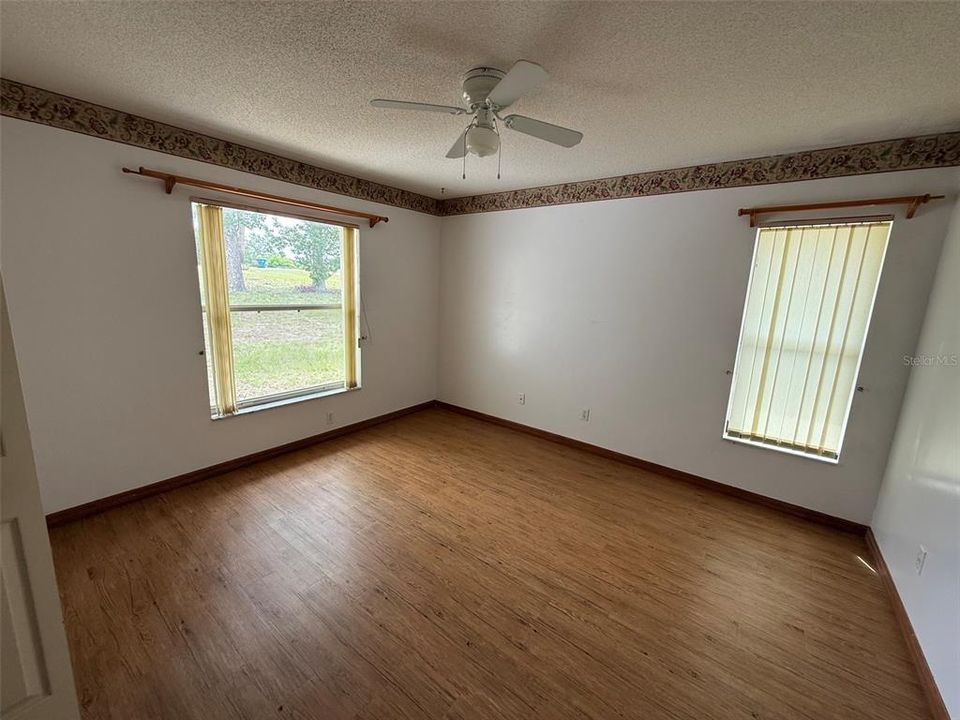 En Venta: $329,900 (3 camas, 2 baños, 2100 Pies cuadrados)