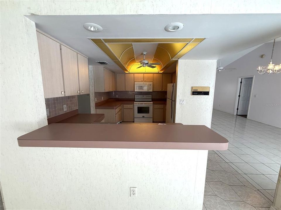 En Venta: $329,900 (3 camas, 2 baños, 2100 Pies cuadrados)