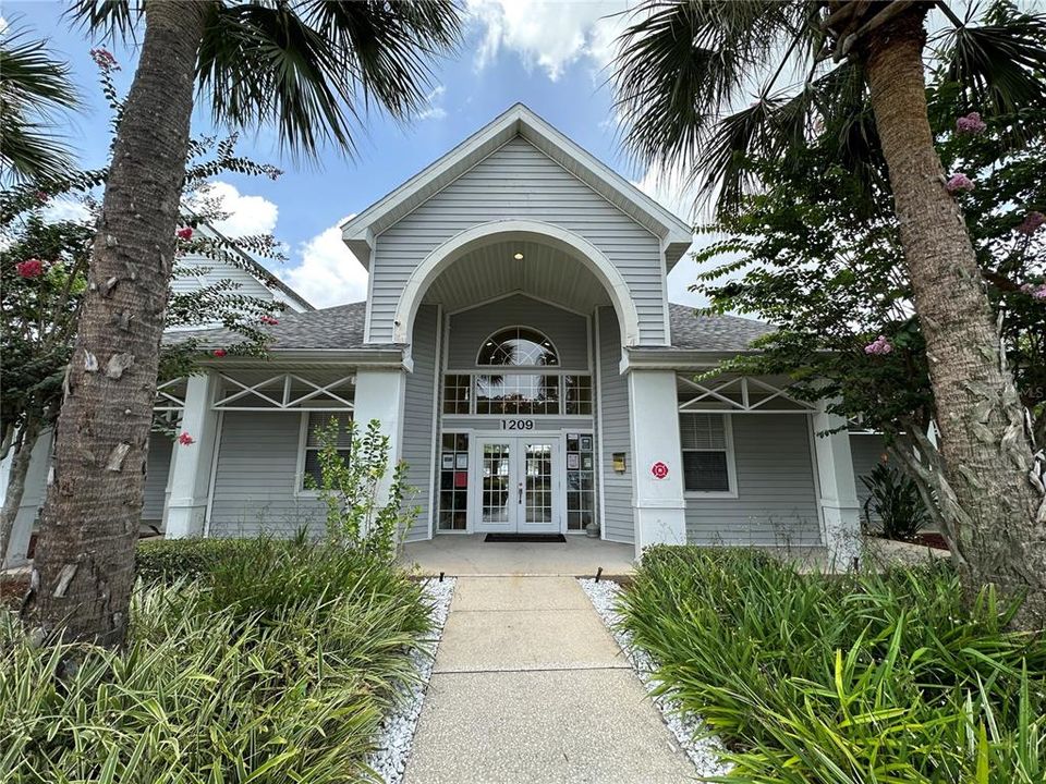 For Rent: $1,950 (2 beds, 2 baths, 1103 Square Feet)