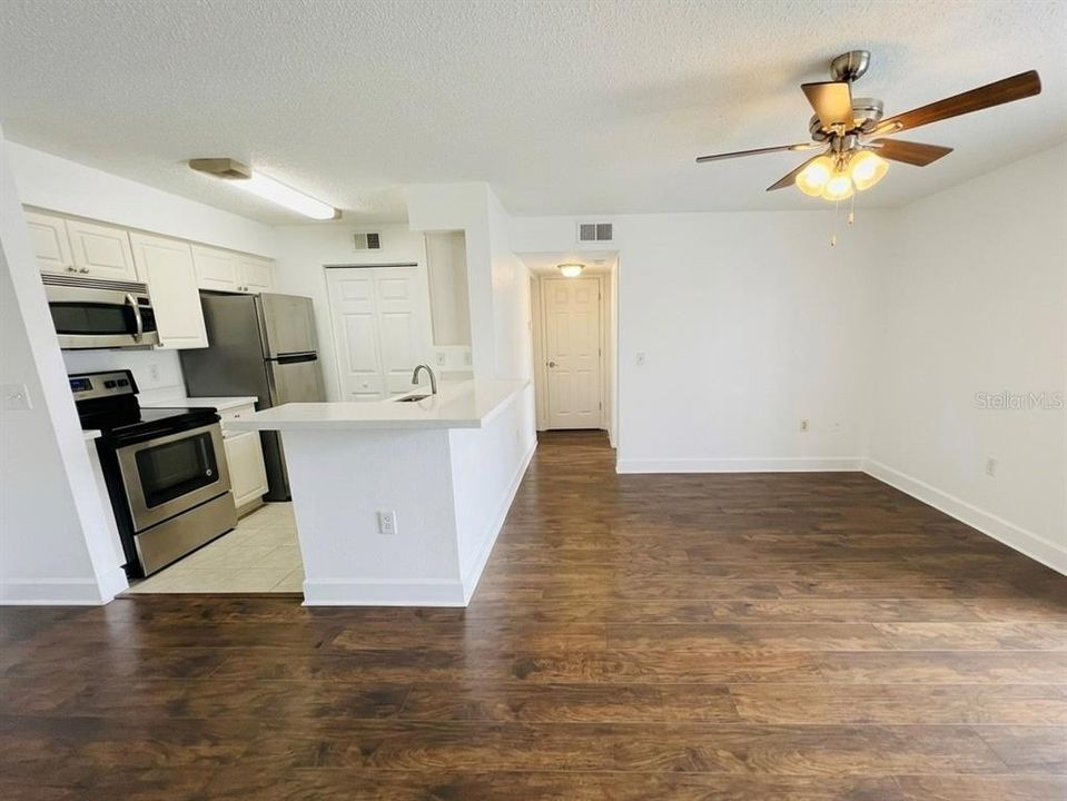 For Rent: $1,950 (2 beds, 2 baths, 1103 Square Feet)