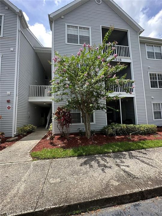 For Rent: $1,950 (2 beds, 2 baths, 1103 Square Feet)