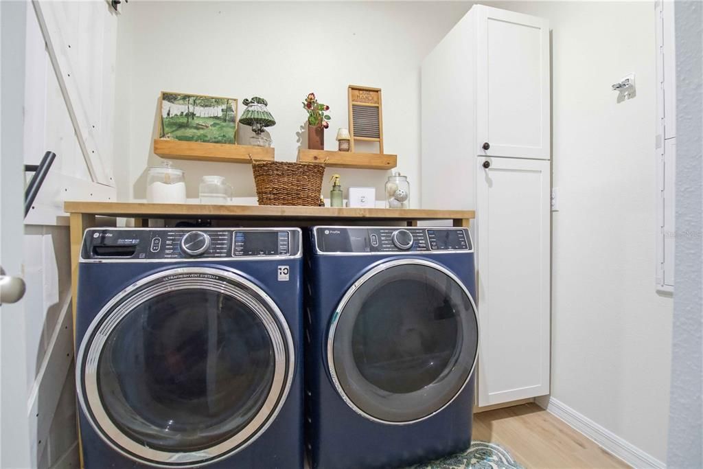 En Venta: $659,999 (4 camas, 2 baños, 2319 Pies cuadrados)