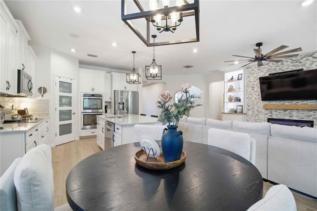 En Venta: $659,999 (4 camas, 2 baños, 2319 Pies cuadrados)