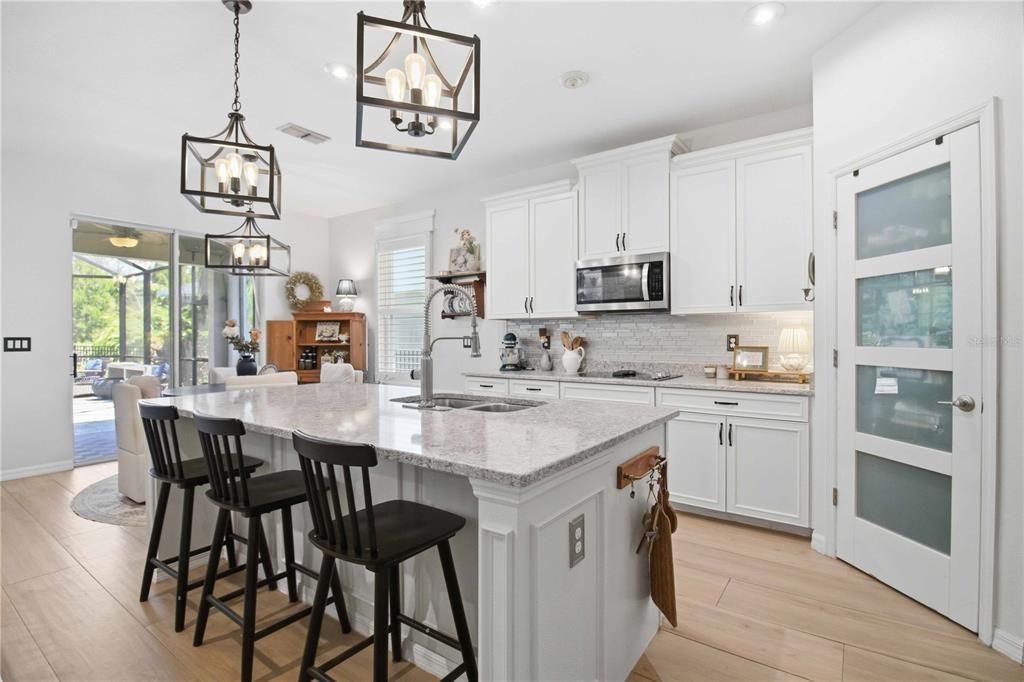 En Venta: $659,999 (4 camas, 2 baños, 2319 Pies cuadrados)