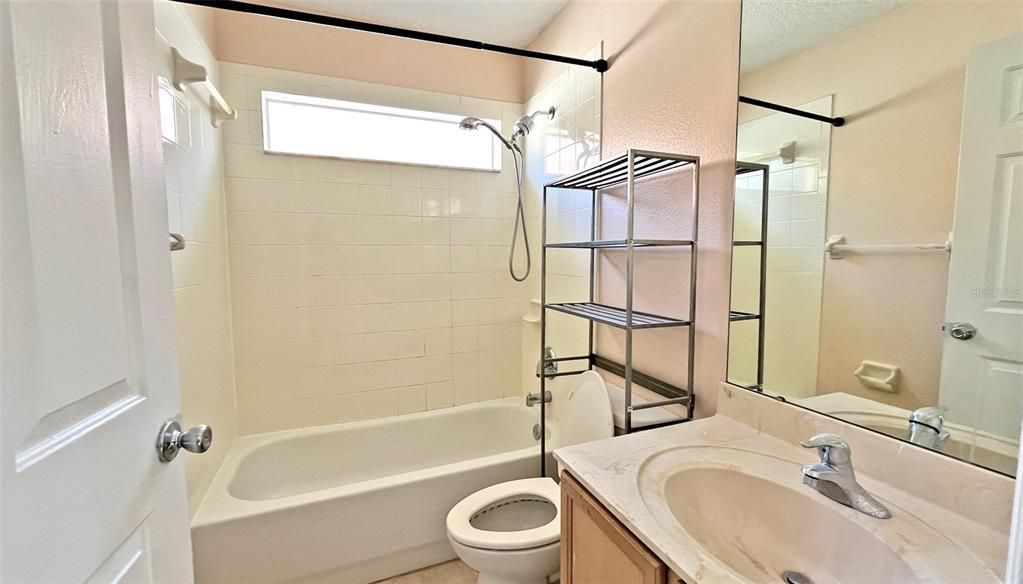В аренду: $2,100 (3 спален, 2 ванн, 1582 Квадратных фут)