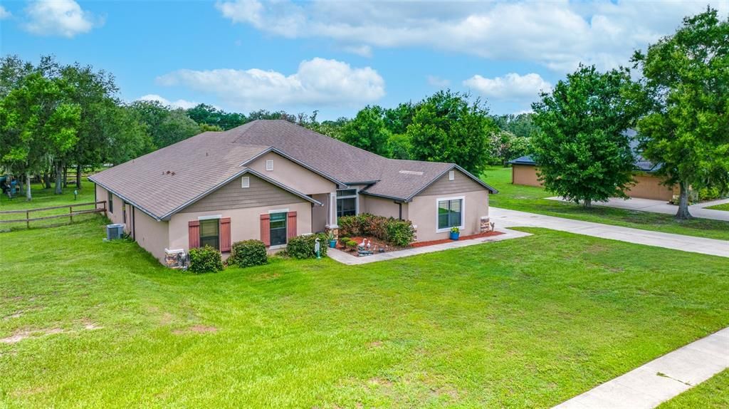 For Sale: $750,000 (4 beds, 3 baths, 2983 Square Feet)