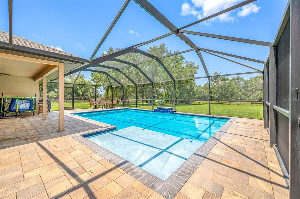 For Sale: $750,000 (4 beds, 3 baths, 2983 Square Feet)