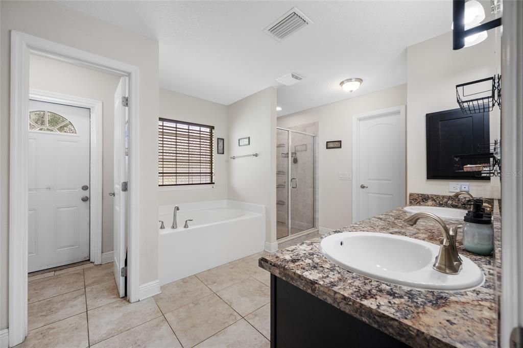 For Sale: $750,000 (4 beds, 3 baths, 2983 Square Feet)