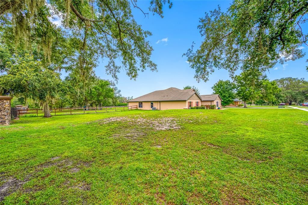 For Sale: $750,000 (4 beds, 3 baths, 2983 Square Feet)