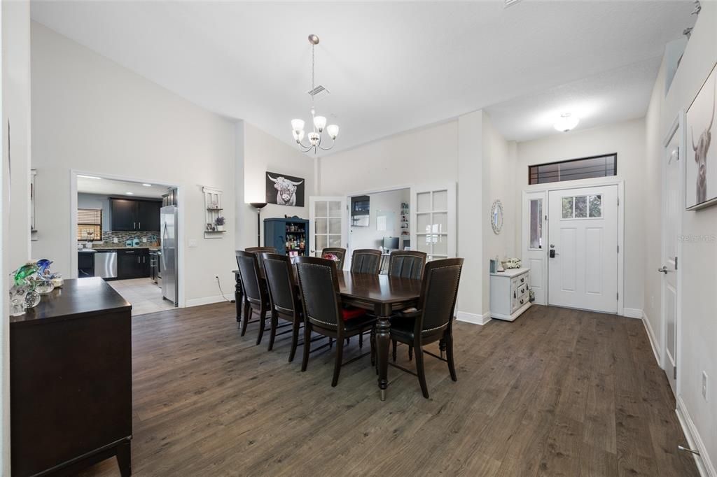 For Sale: $750,000 (4 beds, 3 baths, 2983 Square Feet)
