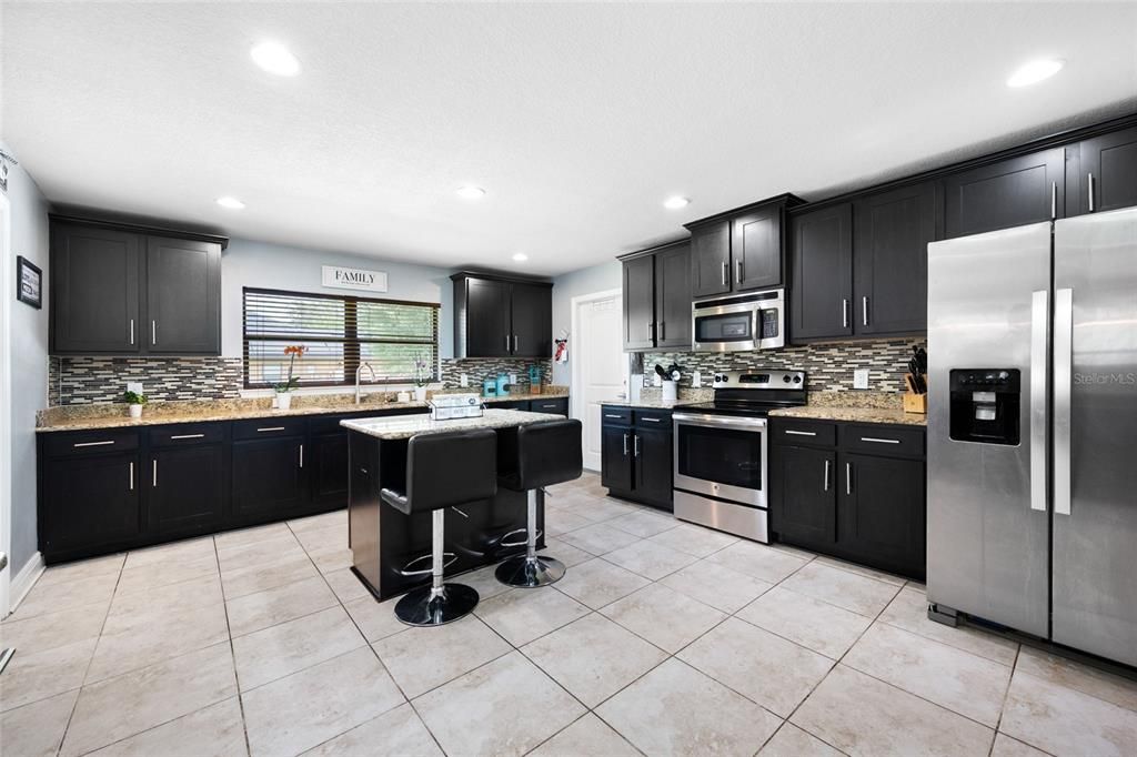 For Sale: $750,000 (4 beds, 3 baths, 2983 Square Feet)
