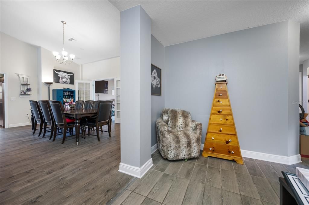For Sale: $750,000 (4 beds, 3 baths, 2983 Square Feet)