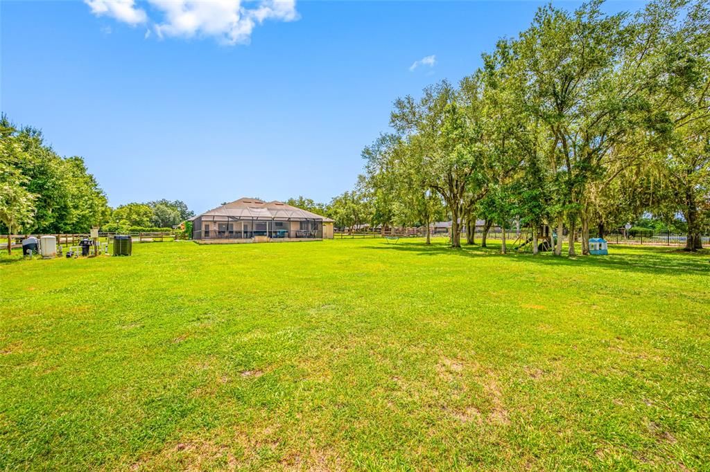 For Sale: $750,000 (4 beds, 3 baths, 2983 Square Feet)