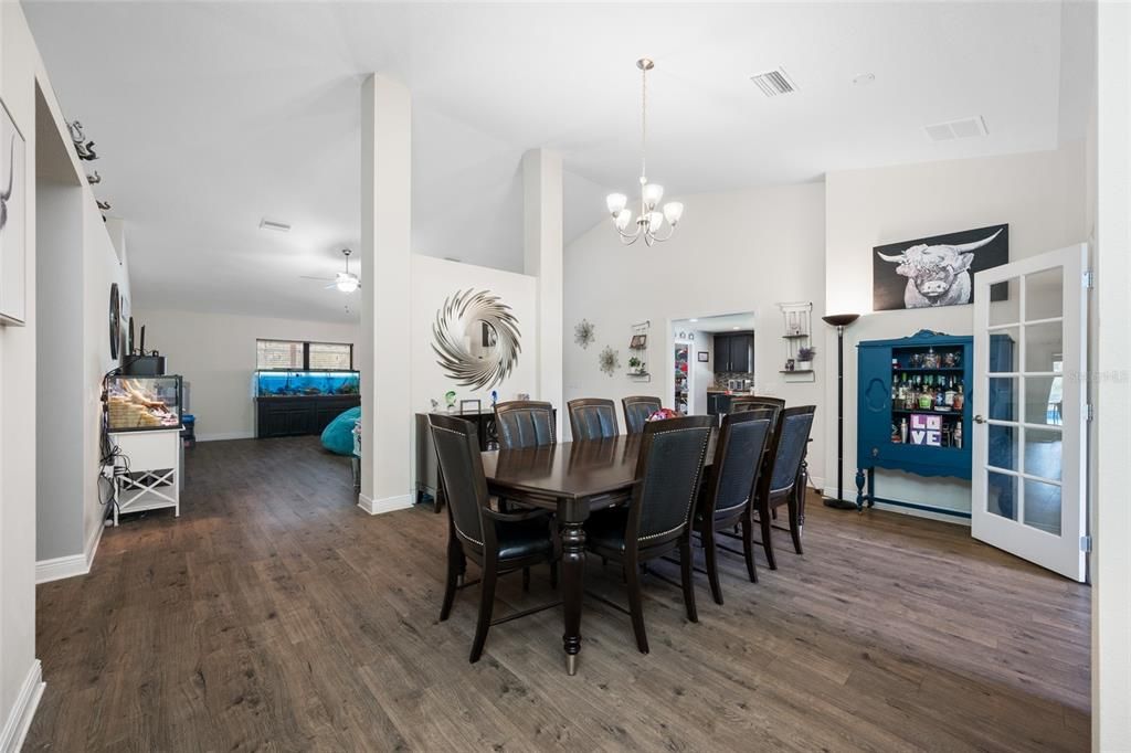 For Sale: $750,000 (4 beds, 3 baths, 2983 Square Feet)