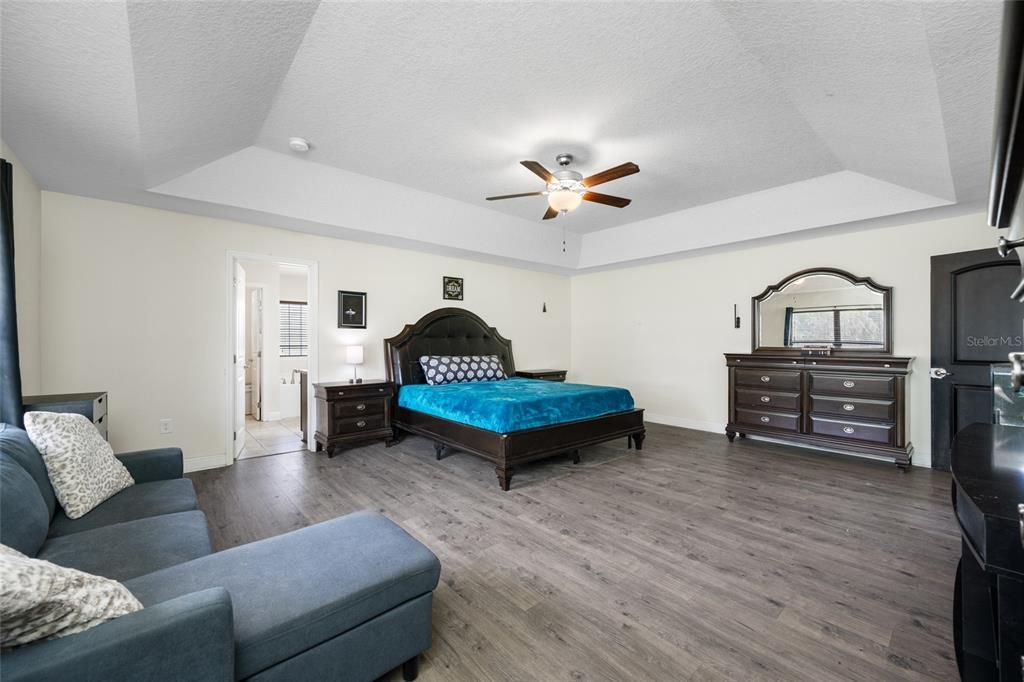 For Sale: $750,000 (4 beds, 3 baths, 2983 Square Feet)